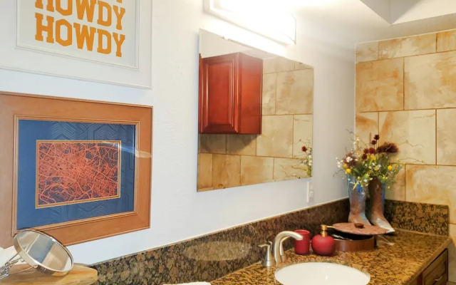 Austin Uncommon Room Rentals