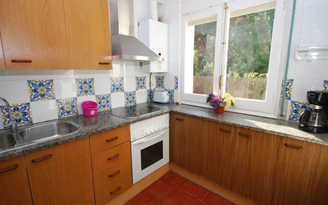 Peaceful Villa in Canyelles With Swimming Pool