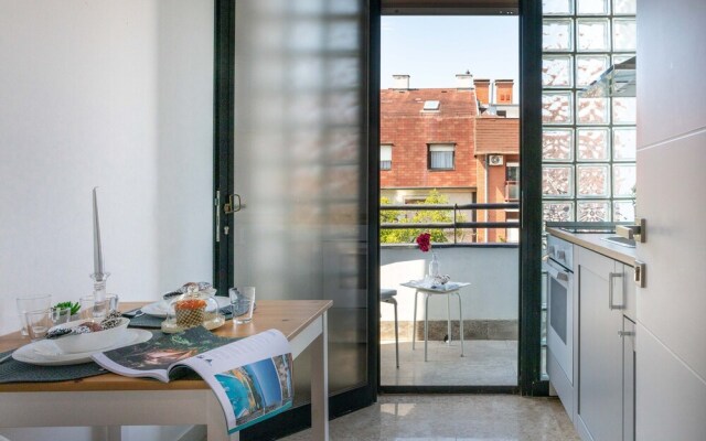 Bright and Cozy Duplex Near City Center