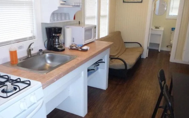 Double Barr Cottages