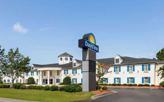 Days Inn by Wyndham Shallotte