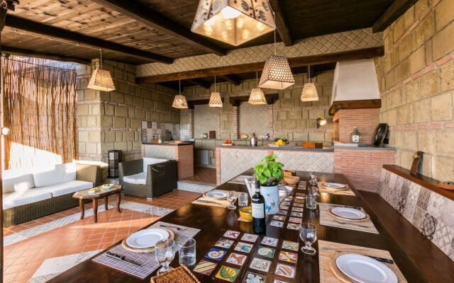 Luxury Villa with breathtaking Seaview, pool, BBQ