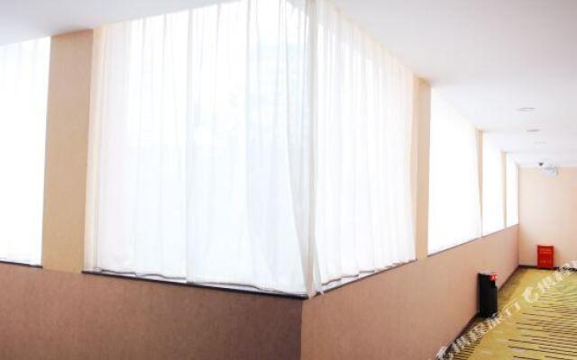March Yangchun Business Hotel