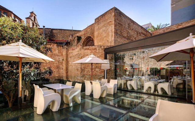 Olivia Plaza Hotel