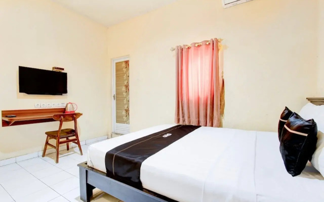 Collection O Stasiun Pekalongan Near Stasiun Kereta Api Formerly Hotel Indah