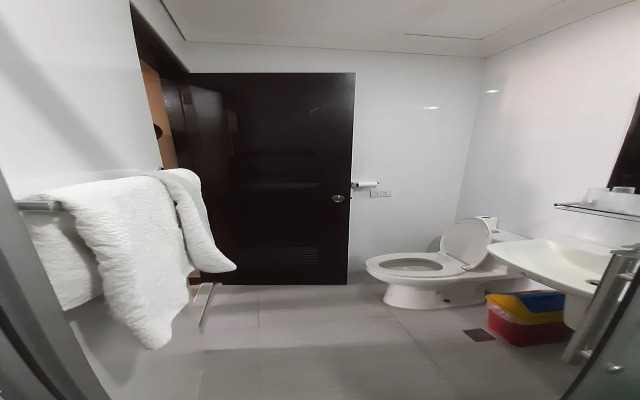 OYO 700 Pj Inn Hotel