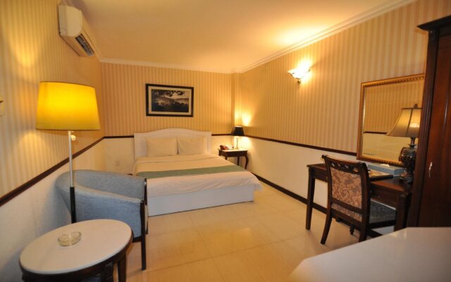 Sunflower Hotel District 10