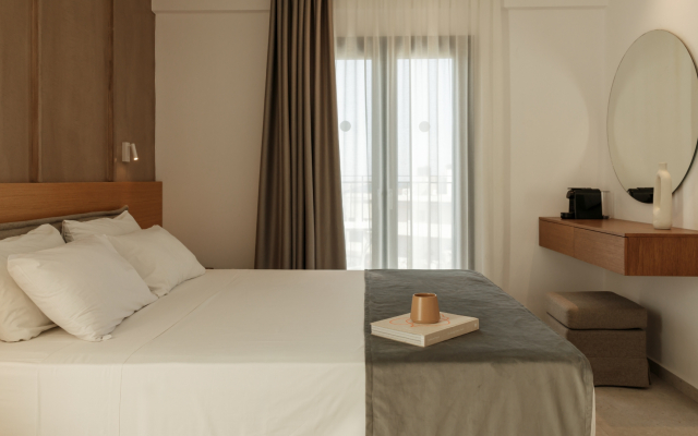 Nami Hotel & Suites