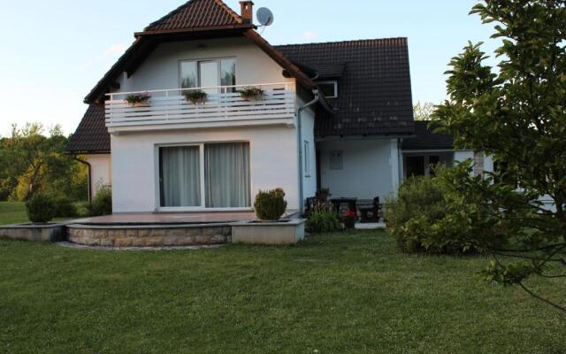 House Biba & Leona