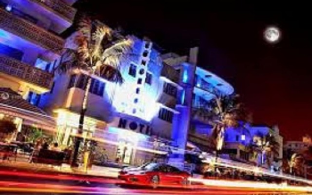 Strand Ocean Drive Suites