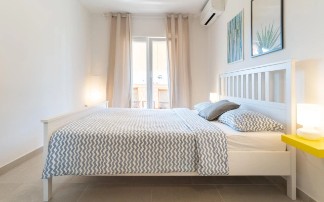 Sunny & Charming Apartment with 2 free bikes