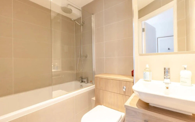 Contemporary 2 Bedroom Apartment in Bermondsey