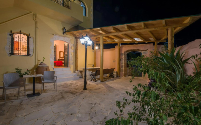 Skandalis Traditional Suites
