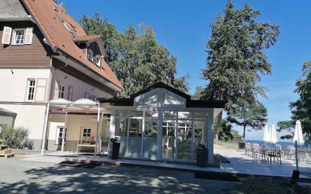 Hotel Lindequist und Wald Hostel Sellin