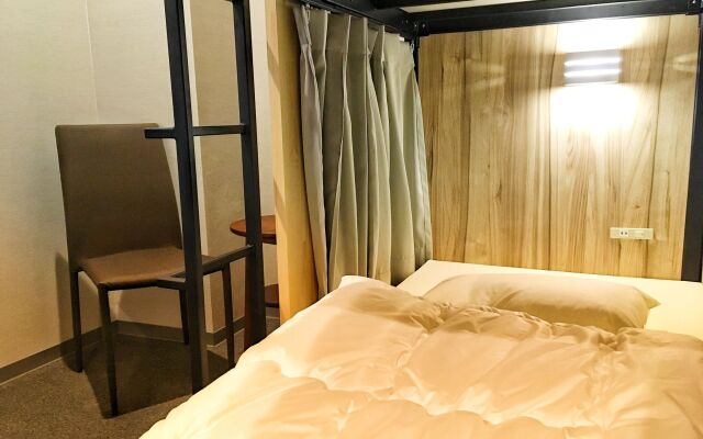 Namba Guesthouse HIVE - Hostel