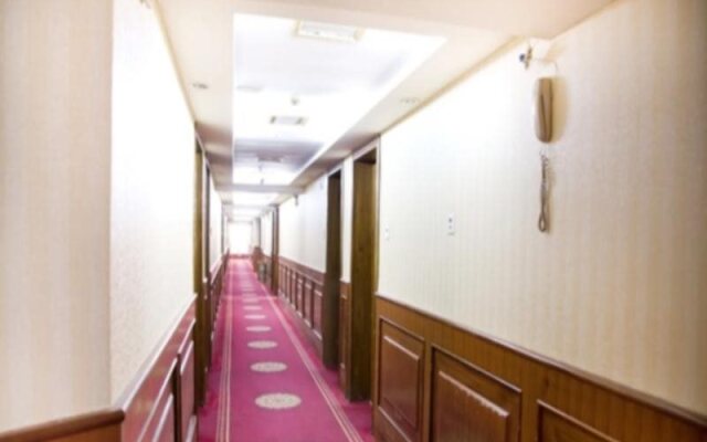 Jin Hong Lin Hotel