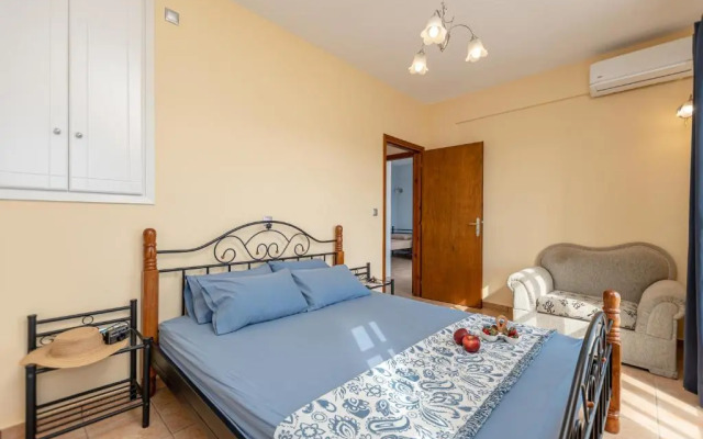 Nick & Debbie's two-storey apartment