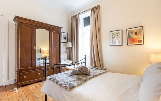 2 Bedroom Flat in Edinburgh