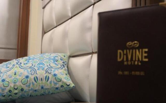 Divine Hotel