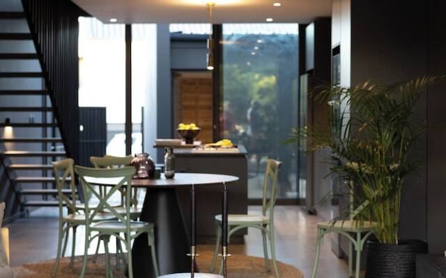 The Woods Luxury Homes - Elaleni Estate