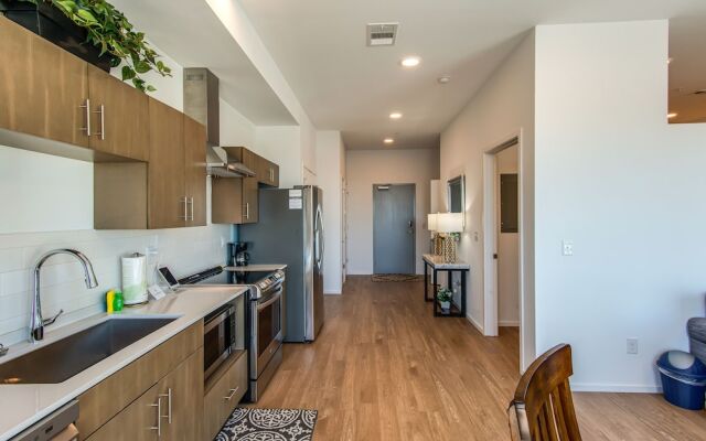 920un315 1 Bedroom Condo