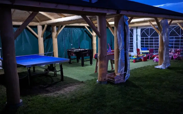 Comfortable Holiday House With a Garden, Dabki