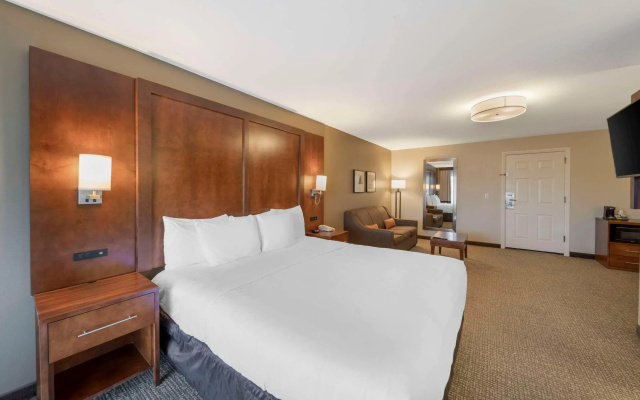 Comfort Suites Red Bluff near I-5