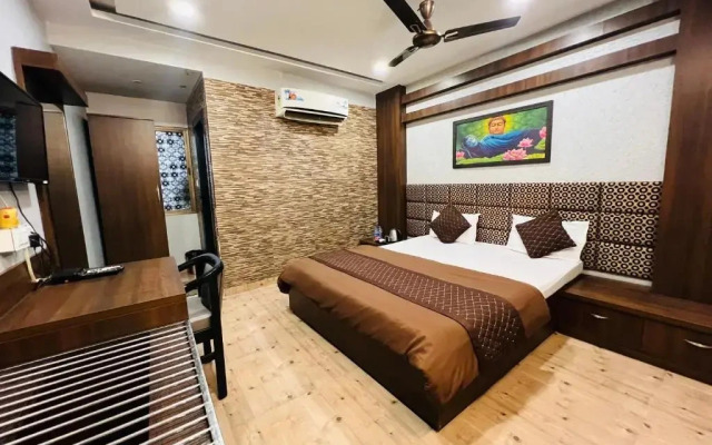 Hotel Sabera by OYO Rooms