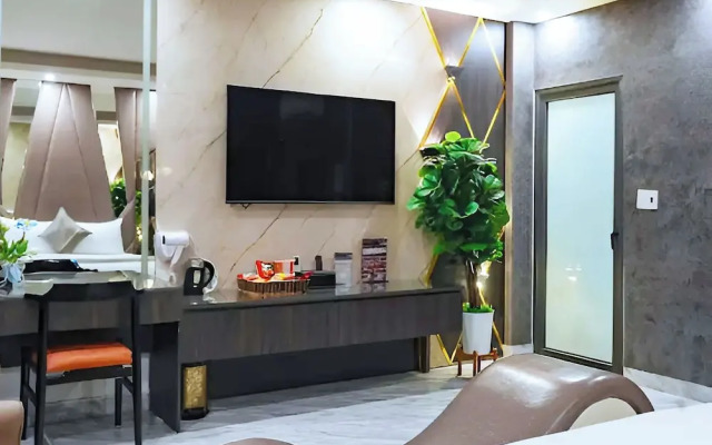 GRAD Queen Luxury Hotel