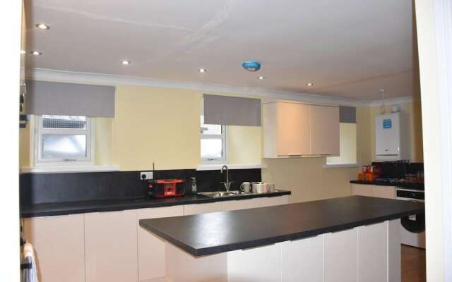 4br-sleeps14-parking-lakedistrict