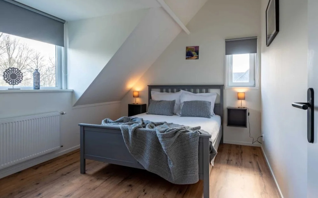 Detached new 10-person Villa in Holiday Park