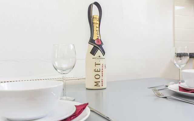 Modern City Apartment Aldgate