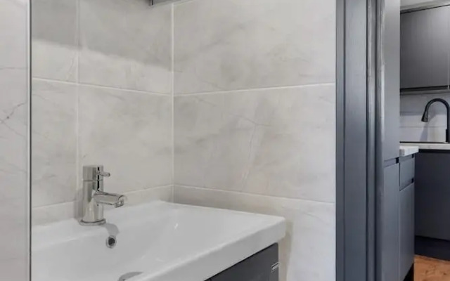 Immaculate Luxury Studio in London