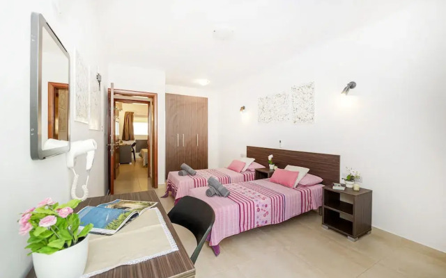 Summer Breeze Maisonette with Terrace by Getaways Malta