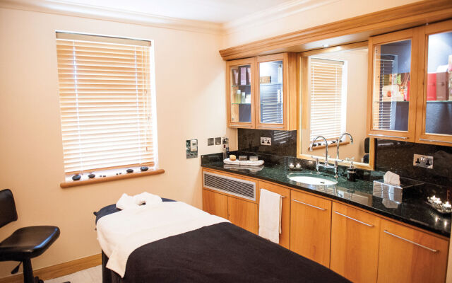 North Lakes Hotel And Spa