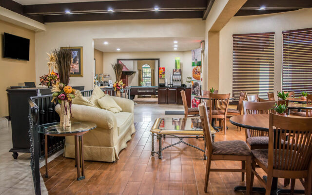 Clarion Pointe Tampa-Brandon Near Fairgrounds and Casino