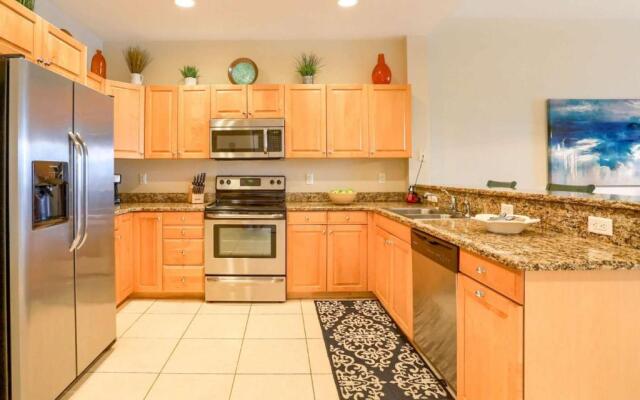 206 Harborview Grande