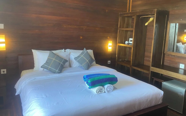 Linda Beach Hotel – Guest Rooms – Lembongan Island
