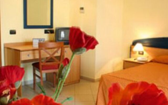 Costabella Sun Club'S Hotel