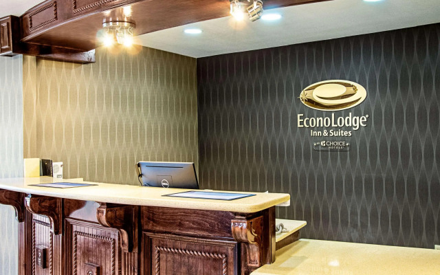 Super 8 by Wyndham Jackson MS Near the Fairgrounds