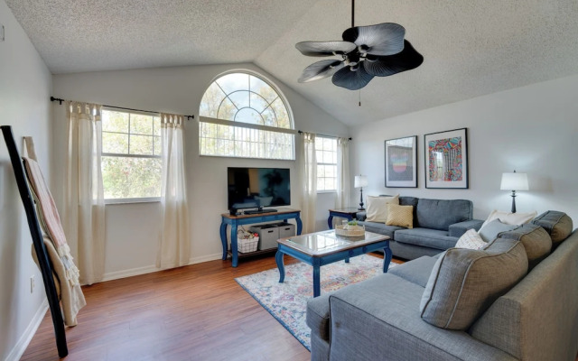 Kissimmee Condo: Community Pool, Close to Parks
