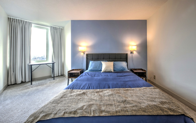 Upscale Apt with everything you need!