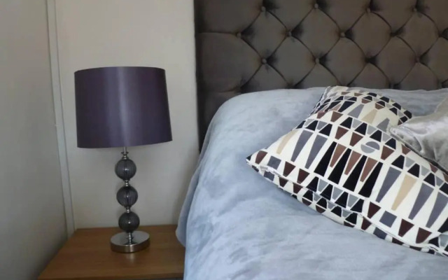 Cosy and Peaceful Maisonette with Terrace, Kidderminster