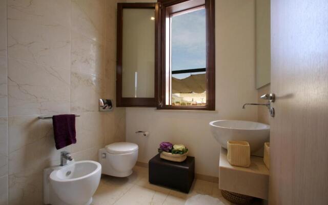 VILLA DELFINI 2-12 Pax