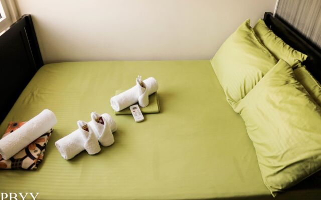 OYO 433 PBYY at Green Residences Condotel