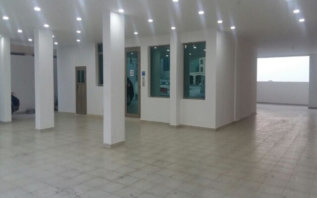 Oyo 107 Dana Plaza 1