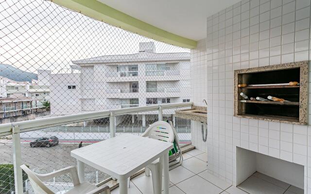 Apto com churrasqueira a 450m do mar RIC205