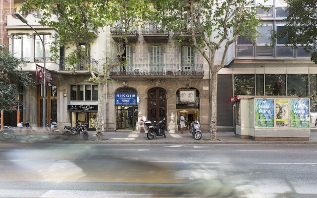 Royal Aribau Nextdoor