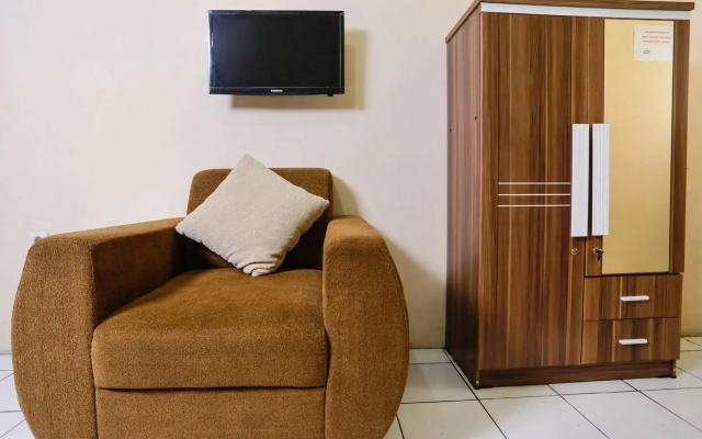 RedDoorz near Metro Indah Mall