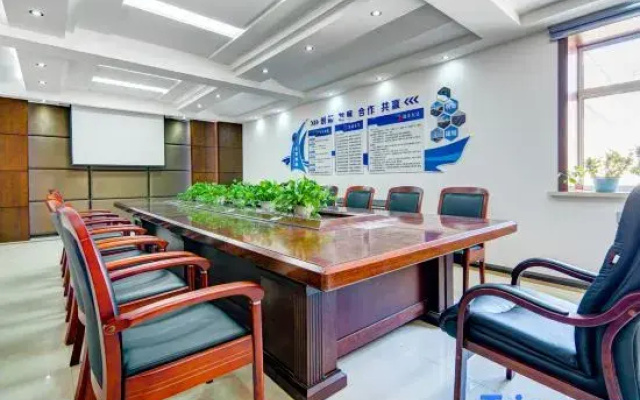 Huaxin Hotel (Junshang Outlets)